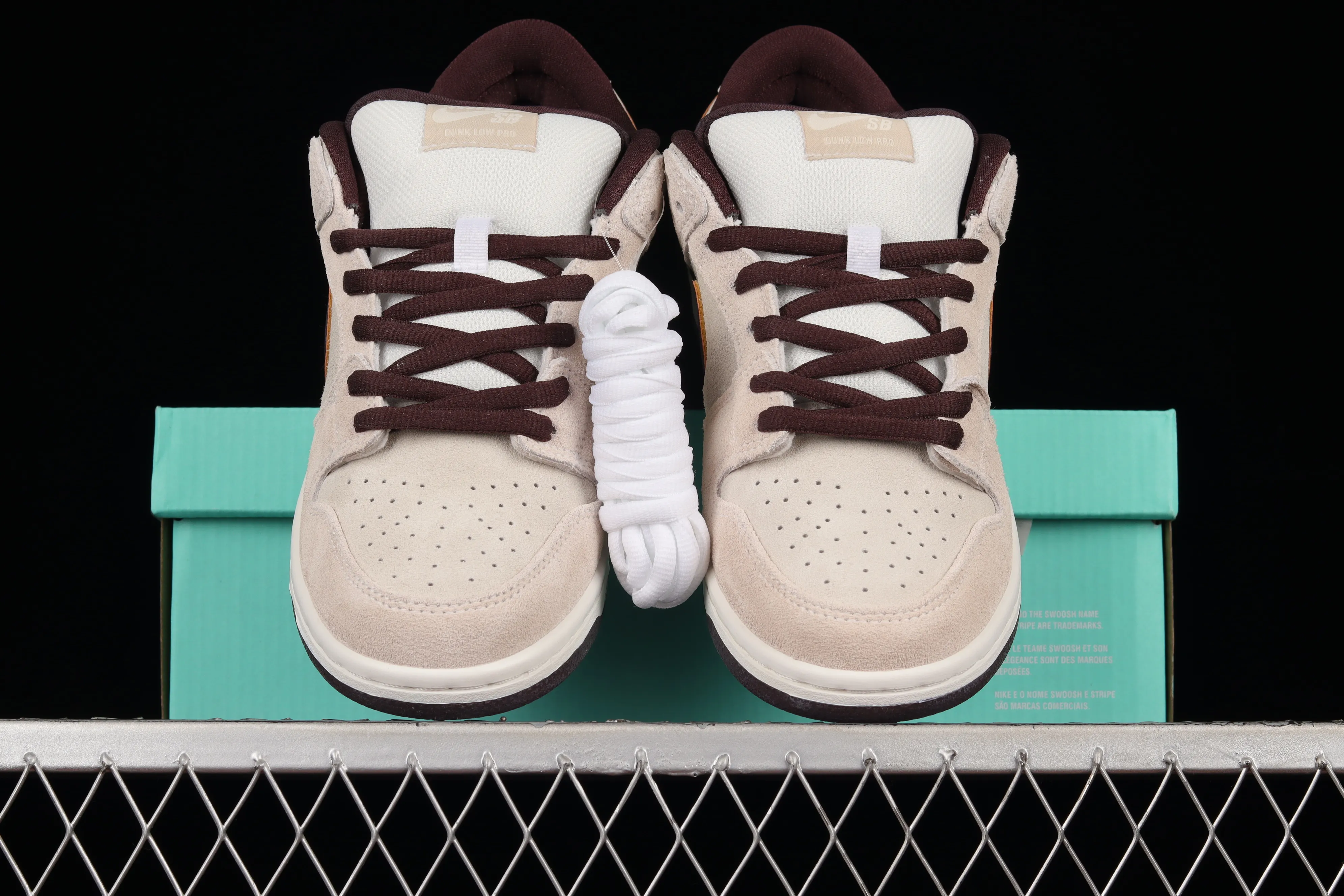 All categories Nk SB Dunk series Nk SB Dunk Low low-top sneakers F version Nk SB Dunk Low "Desert Sand" dark brown gray low-top series casual sneakers BQ6817-004